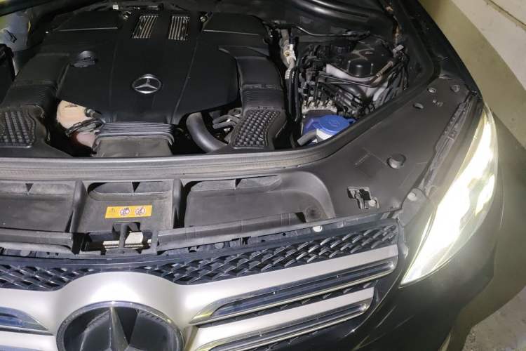 Used Mercedes-Benz GLE 2017 GLE 400 4MATIC Engine Bay Left