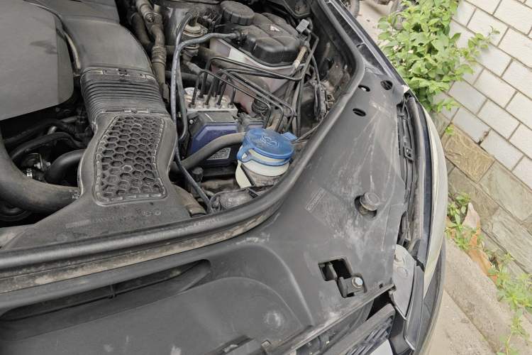 Used Mercedes-Benz GLE 2017 GLE 400 4MATIC Engine Bay Left