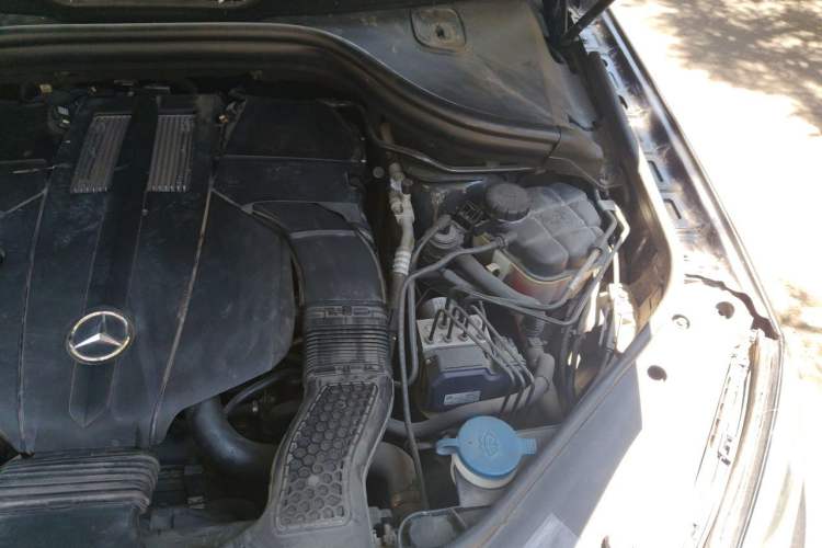 Used Mercedes-Benz GLE  Engine Bay Left