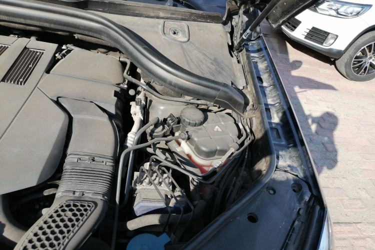 Used Mercedes-Benz GLE 2017 GLE 400 4MATIC Engine Bay Left