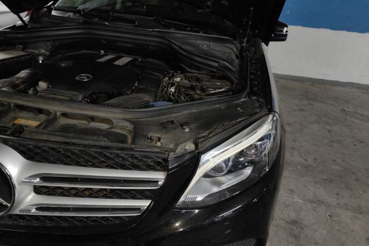 Used Mercedes-Benz GLE 2017 GLE 400 4MATIC Engine Bay Left