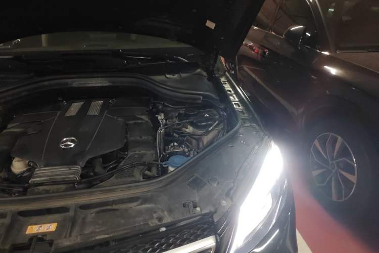 Used Mercedes-Benz GLE 2017 GLE 320 4MATIC Dynamic Model Engine Bay Left