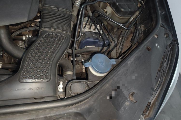 Used Mercedes-Benz GLE 2017 GLE 400 4MATIC Engine Bay Left