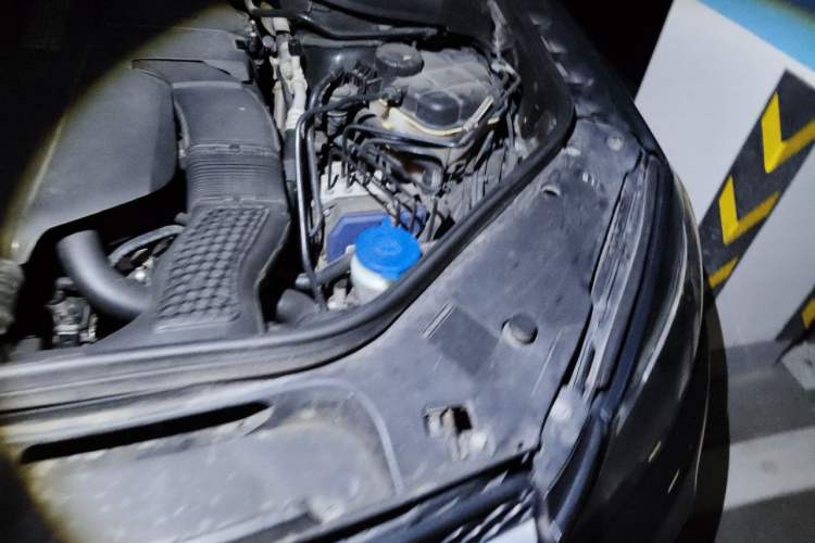 Used Mercedes-Benz GLE 2017 GLE 320 4MATIC Dynamic Model Engine Bay Left