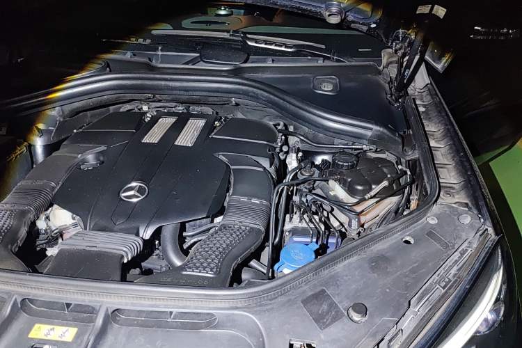 Used Mercedes-Benz GLE 2017 GLE 320 4MATIC Dynamic Model Engine Bay Left
