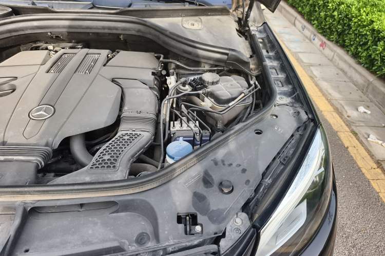 Used Mercedes-Benz GLE 2017 GLE 400 4MATIC Engine Bay Left