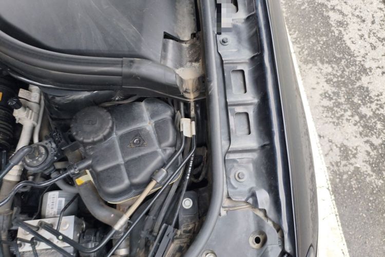 Used Mercedes-Benz GLE 2017 GLE 320 4MATIC Dynamic Model Engine Bay Left