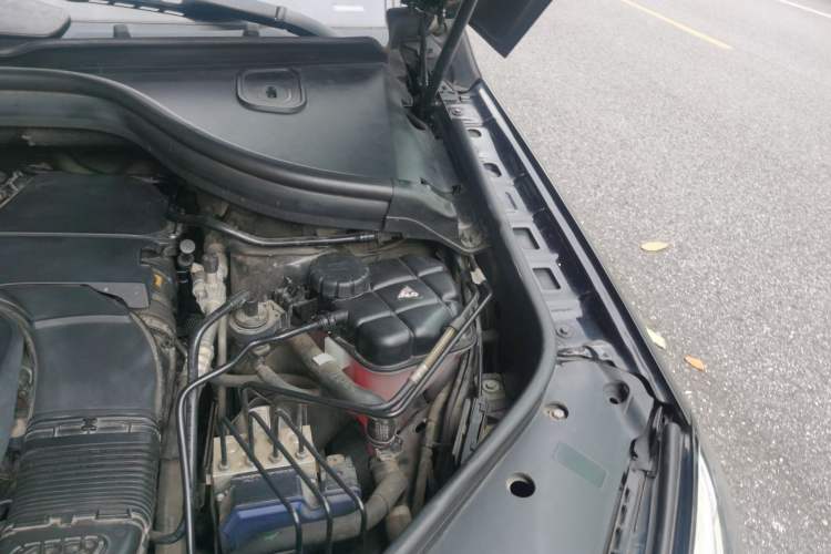 Used Mercedes-Benz GLE 2017 GLE 320 4MATIC Dynamic Model Engine Bay Left