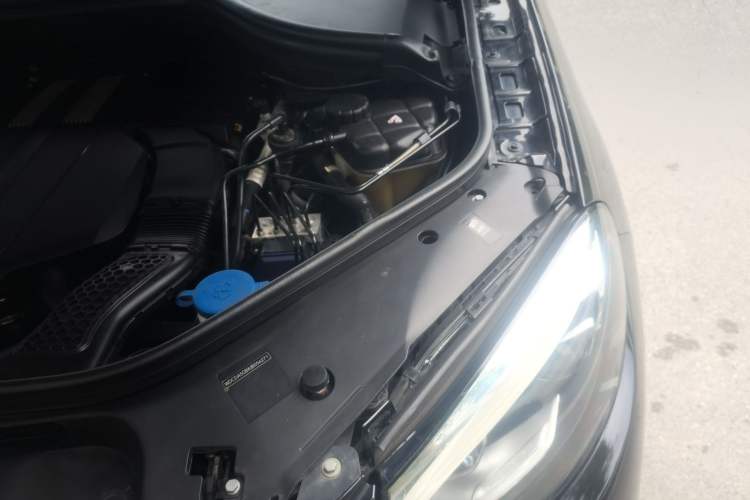 Used Mercedes-Benz GLE 2017 GLE 400 4MATIC Engine Bay Left