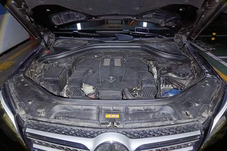Used Mercedes-Benz GLE 2017 GLE 400 4MATIC Engine Bay