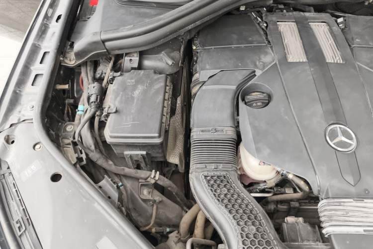 Used Mercedes-Benz GLE 2017 GLE 320 4MATIC Luxury Model Engine Bay Right