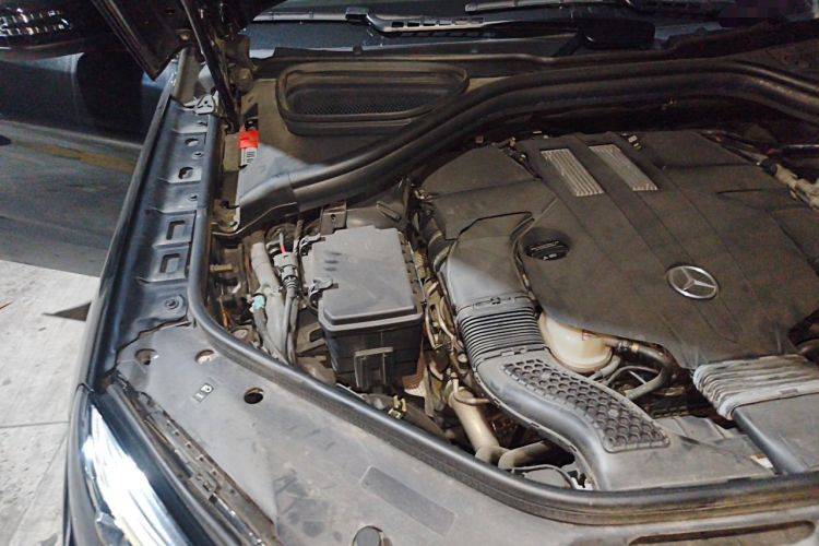 Used Mercedes-Benz GLE 2017 GLE 320 4MATIC Dynamic Model Engine Bay Right