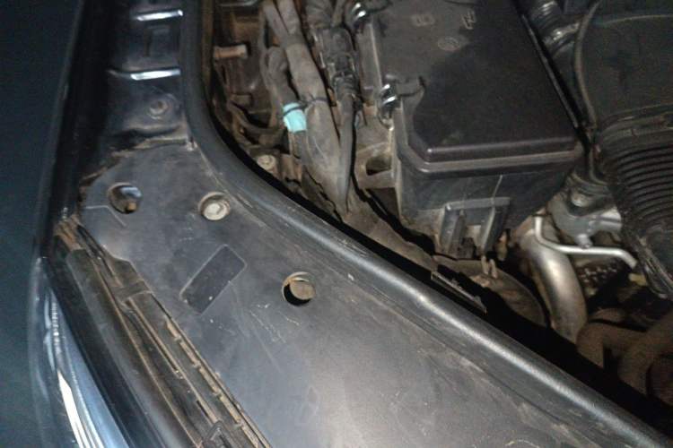 Used Mercedes-Benz GLE 2017 GLE 320 4MATIC Dynamic Model Engine Bay Right