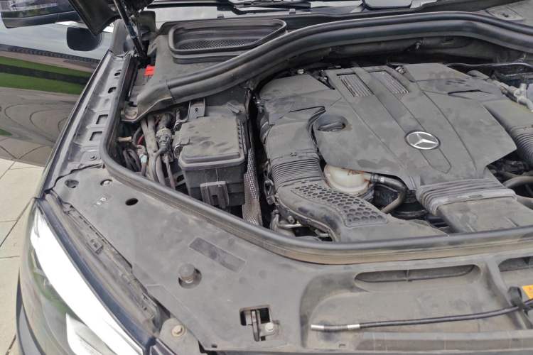 Used Mercedes-Benz GLE 2017 GLE 320 4MATIC Dynamic Model Engine Bay Right