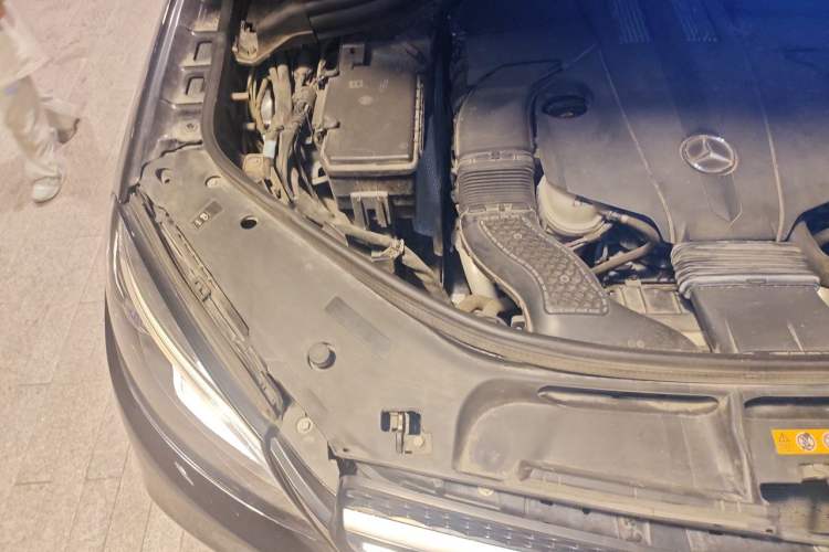 Used Mercedes-Benz GLE 2017 GLE 400 4MATIC Engine Bay Right