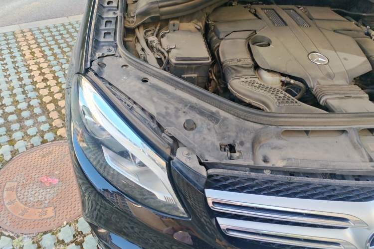 Used Mercedes-Benz GLE 2017 GLE 320 4MATIC Luxury Model Engine Bay Right