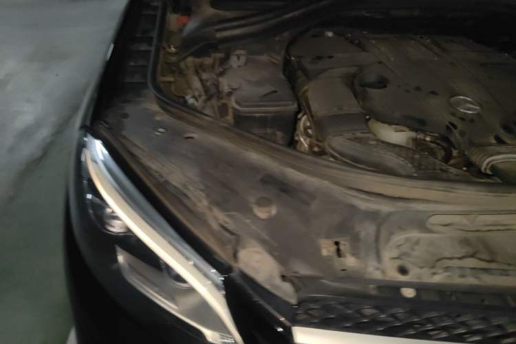 Used Mercedes-Benz GLE 2017 GLE 320 4MATIC Dynamic Model Engine Bay Right