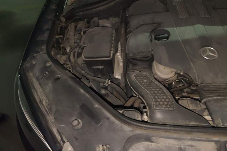 Used Mercedes-Benz GLE 2017 GLE 320 4MATIC Dynamic Model Engine Bay Right