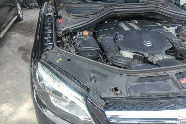 Used Mercedes-Benz GLE 2017 GLE 320 4MATIC Dynamic Model Engine Bay Right