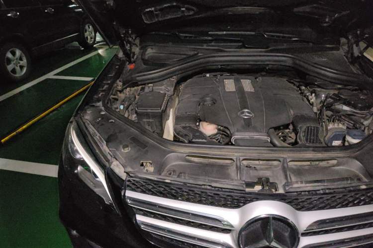 Used Mercedes-Benz GLE 2017 GLE 320 4MATIC Dynamic Model Engine Bay Right