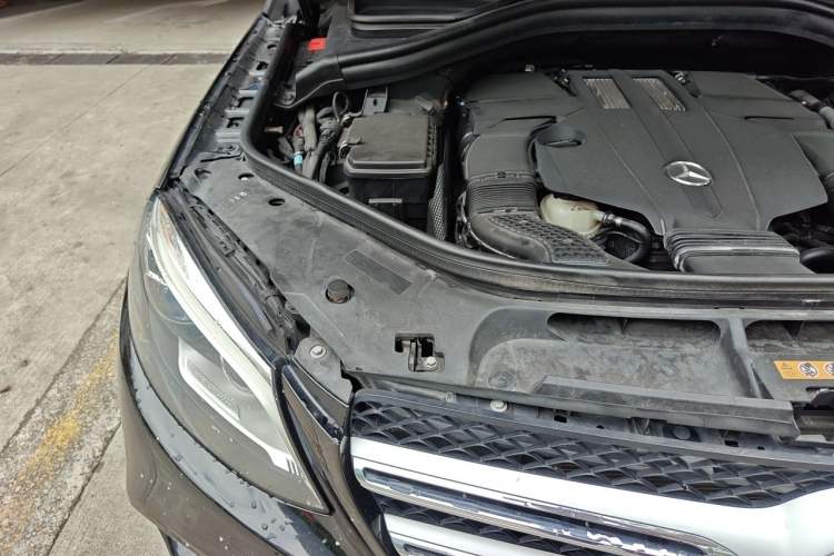 Used Mercedes-Benz GLE 2017 GLE 320 4MATIC Dynamic Model Engine Bay Right
