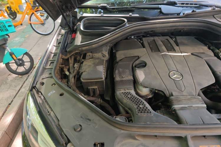 Used Mercedes-Benz GLE 2017 GLE 320 4MATIC Dynamic Model Engine Bay Right