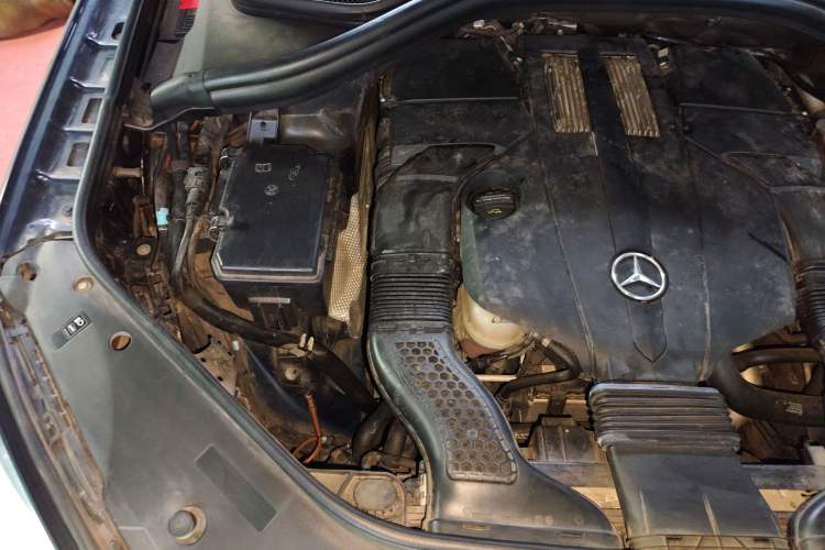 Used Mercedes-Benz GLE 2017 GLE 320 4MATIC Dynamic Model Engine Bay Right