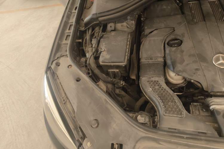 Used Mercedes-Benz GLE 2017 GLE 320 4MATIC Luxury Model Engine Bay Right