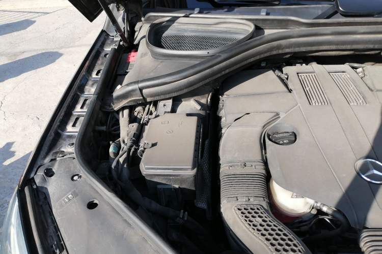 Used Mercedes-Benz GLE 2017 GLE 400 4MATIC Engine Bay Right