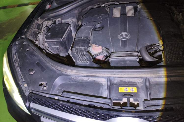 Used Mercedes-Benz GLE 2017 GLE 320 4MATIC Dynamic Model Engine Bay Right