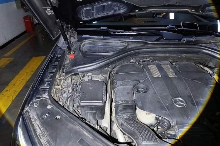 Used Mercedes-Benz GLE 2017 GLE 400 4MATIC Engine Bay Right