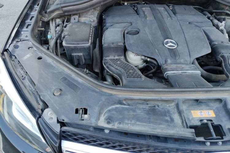 Used Mercedes-Benz GLE 2017 GLE 320 4MATIC Dynamic Model Engine Bay Right