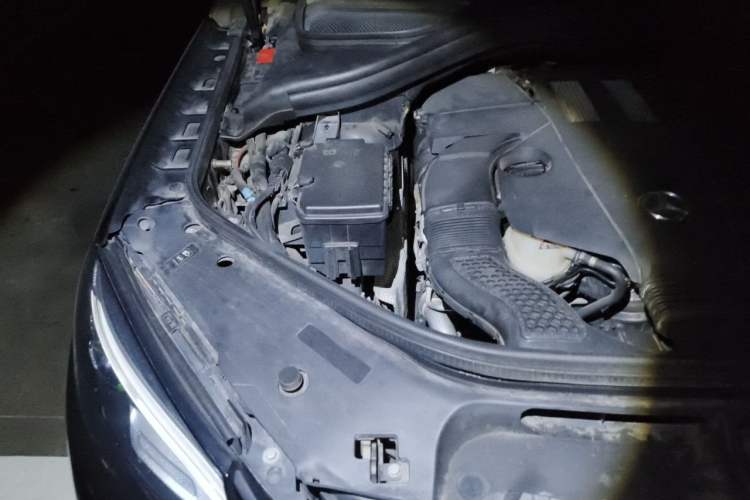 Used Mercedes-Benz GLE 2017 GLE 320 4MATIC Dynamic Model Engine Bay Right