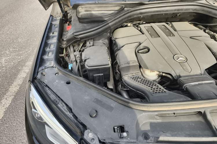 Used Mercedes-Benz GLE 2017 GLE 400 4MATIC Engine Bay Right