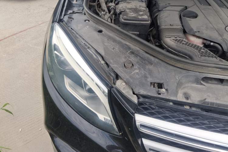 Used Mercedes-Benz GLE 2017 GLE 320 4MATIC Dynamic Model Engine Bay Right