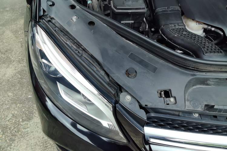 Used Mercedes-Benz GLE 2017 GLE 320 4MATIC Dynamic Model Engine Bay Right