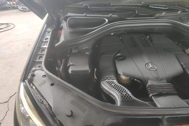 Used Mercedes-Benz GLE 2017 GLE 400 4MATIC Engine Bay Right