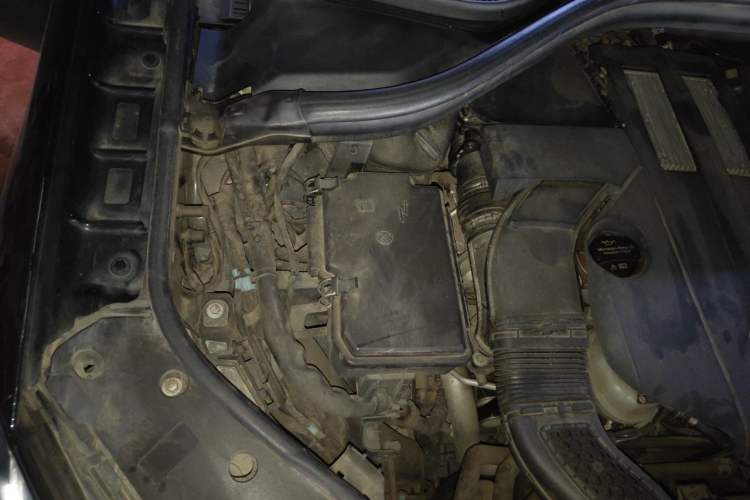 Used Mercedes-Benz GLE 2017 GLE 320 4MATIC Dynamic Model Engine Bay Right
