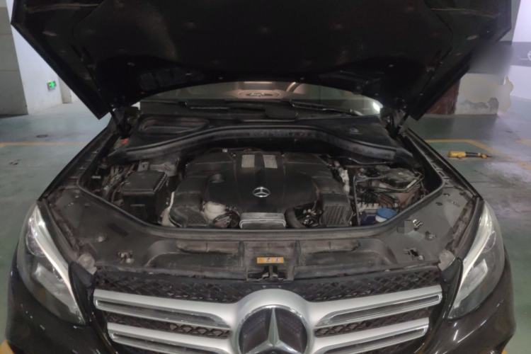 Used Mercedes-Benz GLE 2017 GLE 320 4MATIC Dynamic Model Engine Bay