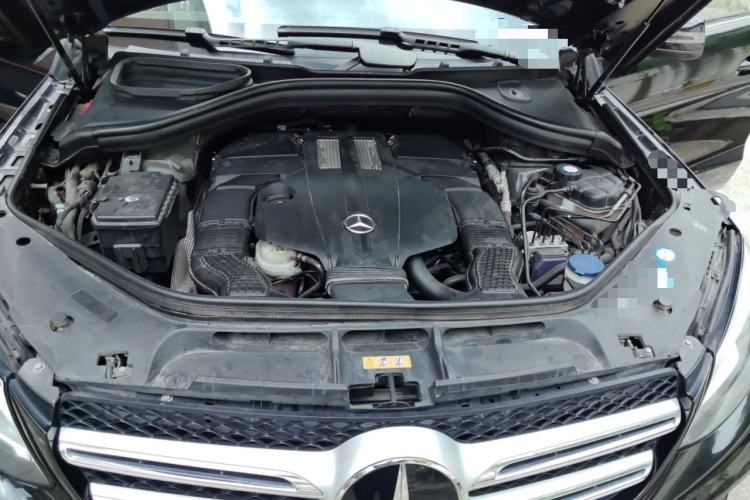 Used Mercedes-Benz GLE 2017 GLE 320 4MATIC Dynamic Model Engine Bay