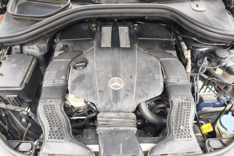 Used Mercedes-Benz GLE 2017 GLE 320 4MATIC Dynamic Model Engine Bay