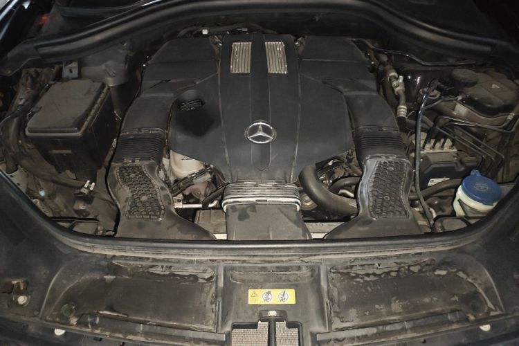 Used Mercedes-Benz GLE 2017 GLE 320 4MATIC Dynamic Model Engine Bay