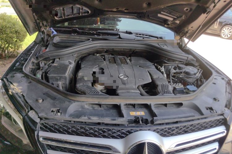 Used Mercedes-Benz GLE  Engine Bay