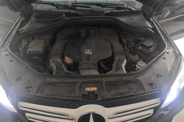 Used Mercedes-Benz GLE 2017 GLE 320 4MATIC Dynamic Model Engine Bay