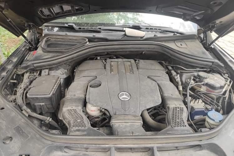 Used Mercedes-Benz GLE 2017 GLE 320 4MATIC Luxury Model Engine Bay