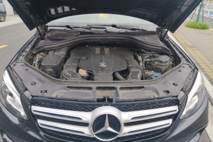 Used Mercedes-Benz GLE 2017 GLE 320 4MATIC Dynamic Model Engine Bay