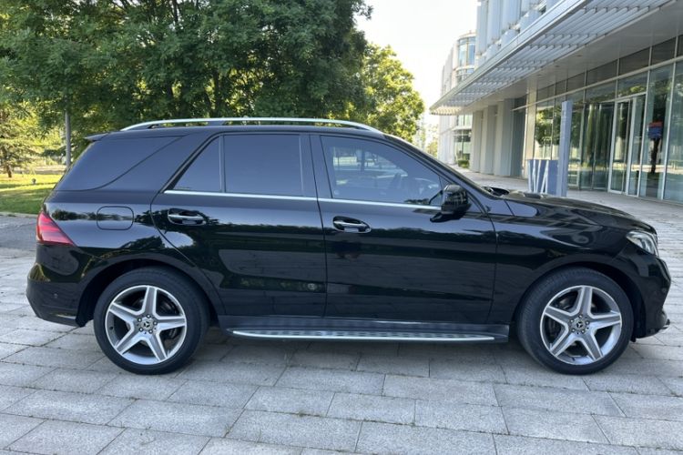 Used Mercedes-Benz GLE 2017 GLE 400 4MATIC Exterior 2
