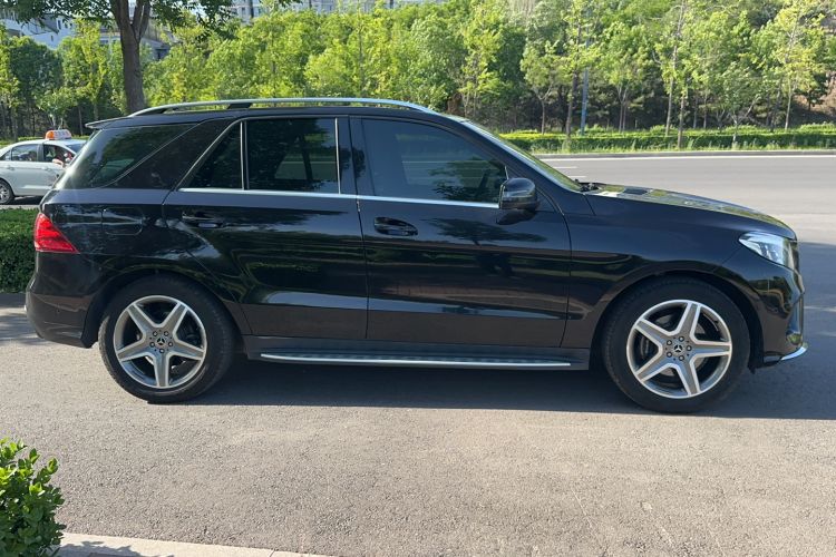 Used Mercedes-Benz GLE 2017 GLE 400 4MATIC Exterior 2