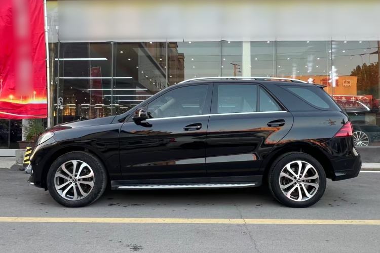 Used Mercedes-Benz GLE 2017 GLE 320 4MATIC Dynamic Model Exterior 2