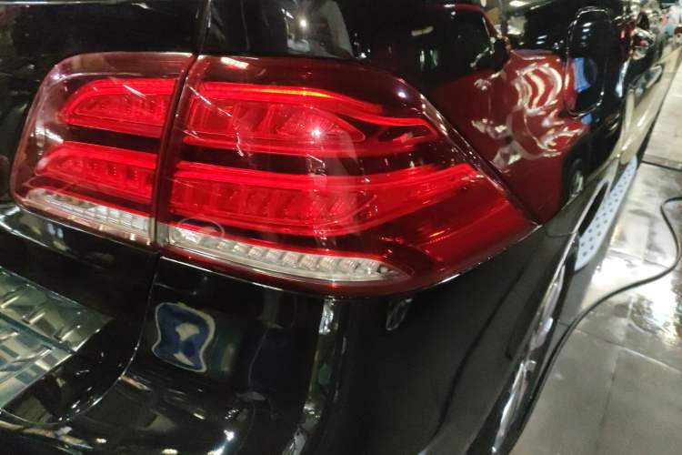 Used Mercedes-Benz GLE 2017 GLE 320 4MATIC Dynamic Model Exterior 3